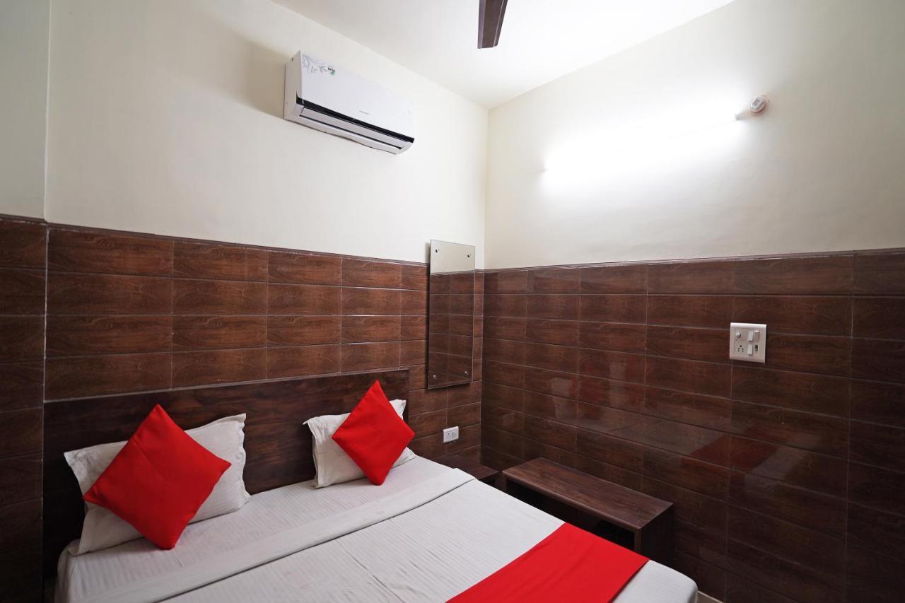 Hotel O Shri Sai Guest House Delhi  Dış mekan fotoğraf