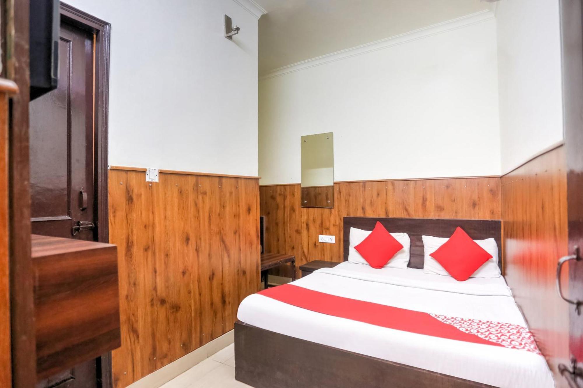 Hotel O Shri Sai Guest House Delhi  Dış mekan fotoğraf