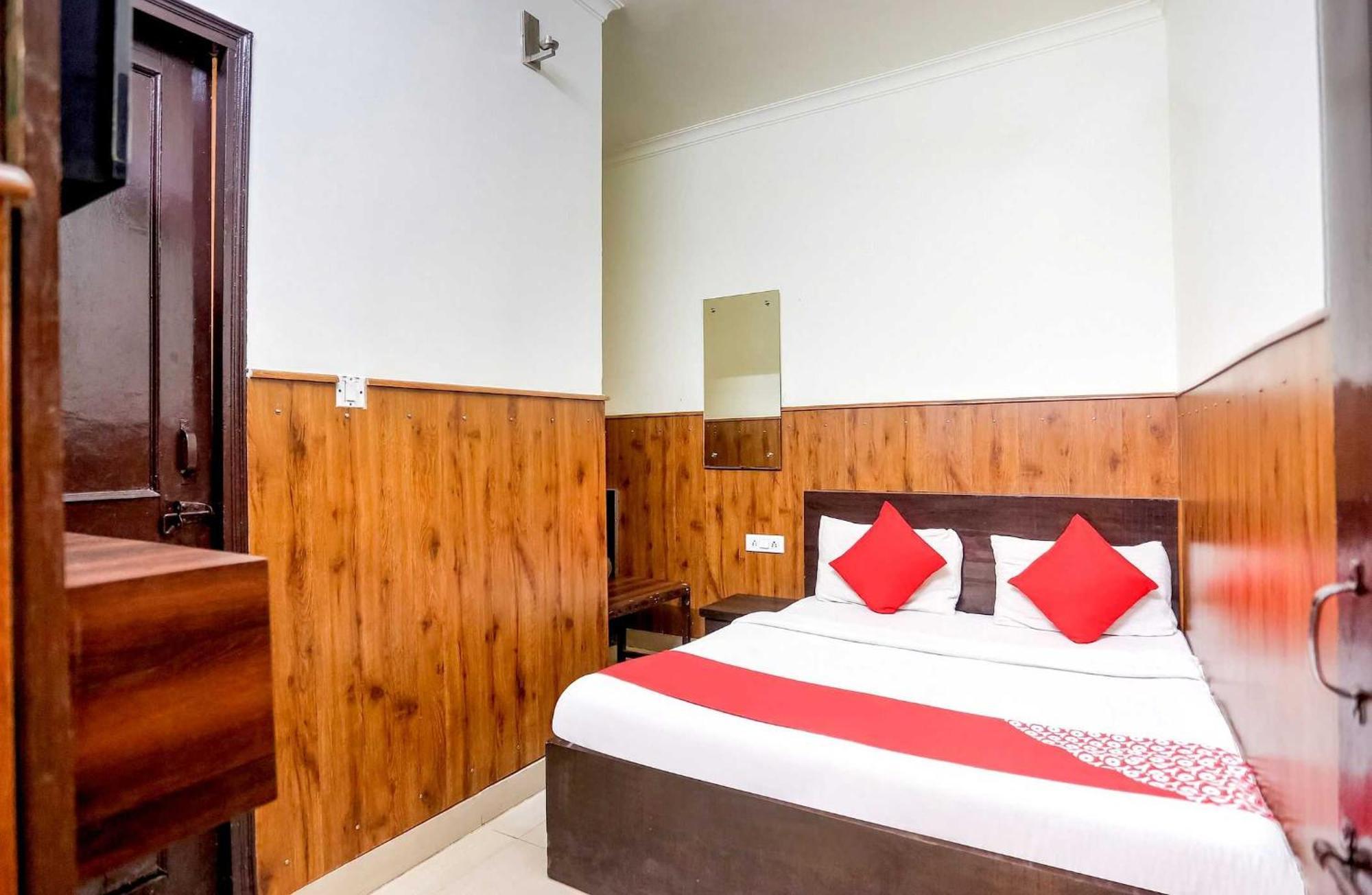 Hotel O Shri Sai Guest House Delhi  Dış mekan fotoğraf