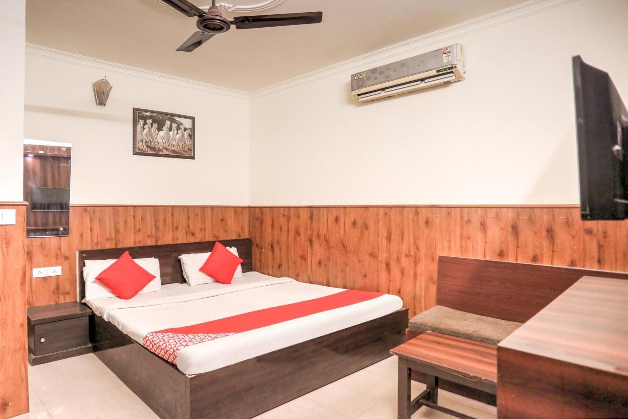 Hotel O Shri Sai Guest House Delhi  Dış mekan fotoğraf