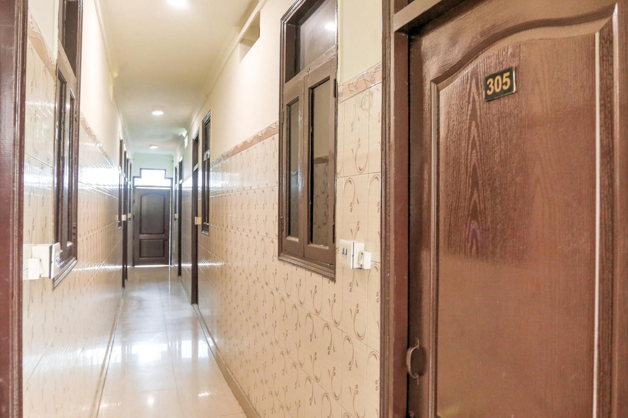 Hotel O Shri Sai Guest House Delhi  Dış mekan fotoğraf