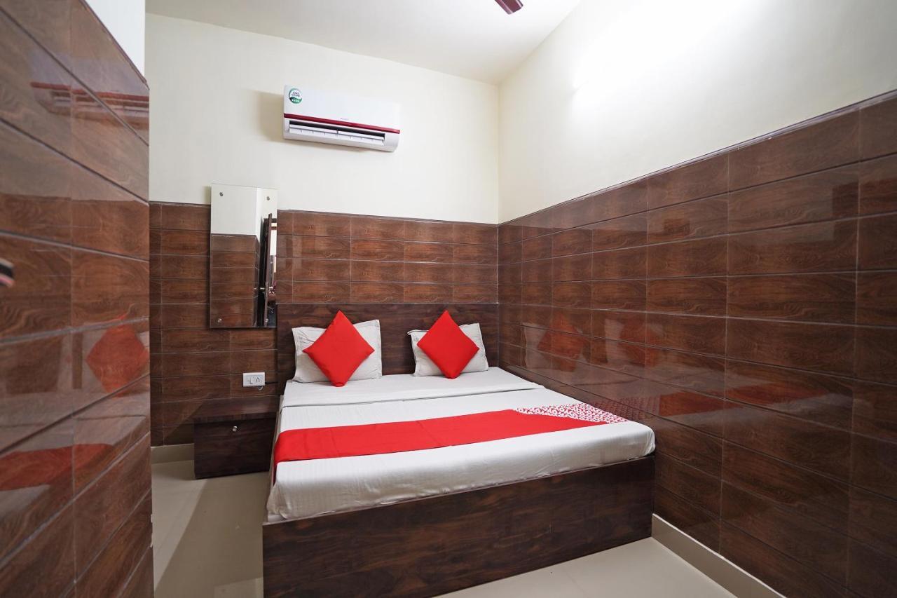 Hotel O Shri Sai Guest House Delhi  Dış mekan fotoğraf