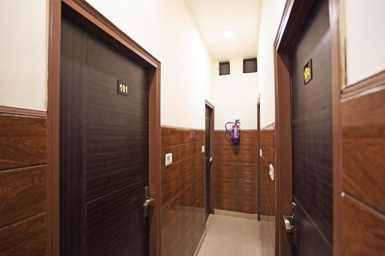 Hotel O Shri Sai Guest House Delhi  Dış mekan fotoğraf